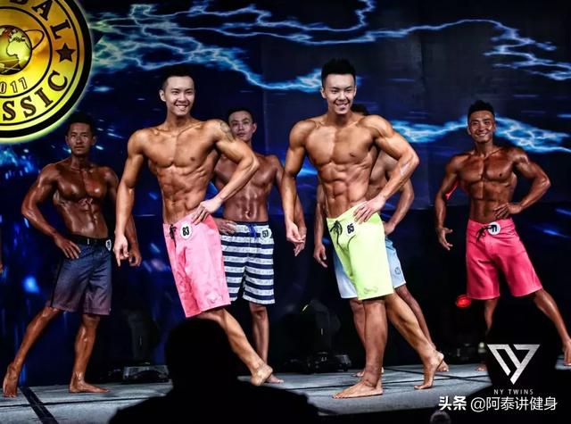 早产儿双胞胎,从瘦竹竿到6块腹肌大胸器 早产儿双胞胎,从瘦竹竿到6块腹肌大胸器