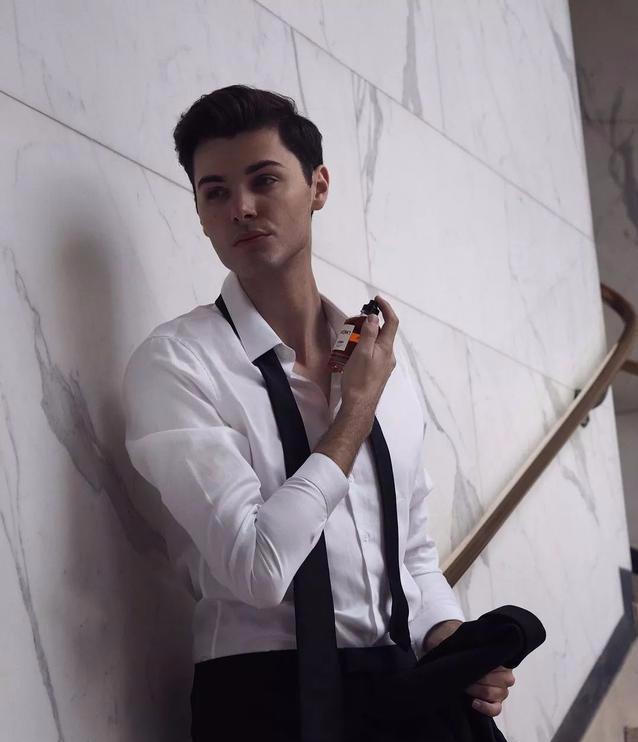 你真的学会用香水了吗?用对了方法,让香味环绕一整天不是问题! 你真的学会用香水了吗?用对了方法,让香味环绕一整天不是问题!