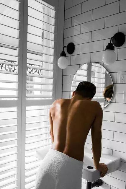 你真的学会用香水了吗?用对了方法,让香味环绕一整天不是问题! 你真的学会用香水了吗?用对了方法,让香味环绕一整天不是问题!