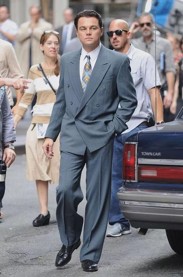 西裤正式场合怎么穿?选对版型是关键! 西裤正式场合怎么穿?选对版型是关键!