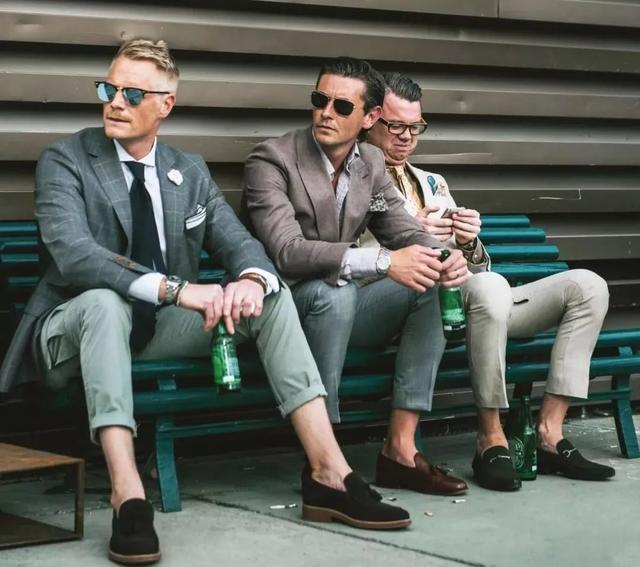 西裤正式场合怎么穿?选对版型是关键! 西裤正式场合怎么穿?选对版型是关键!