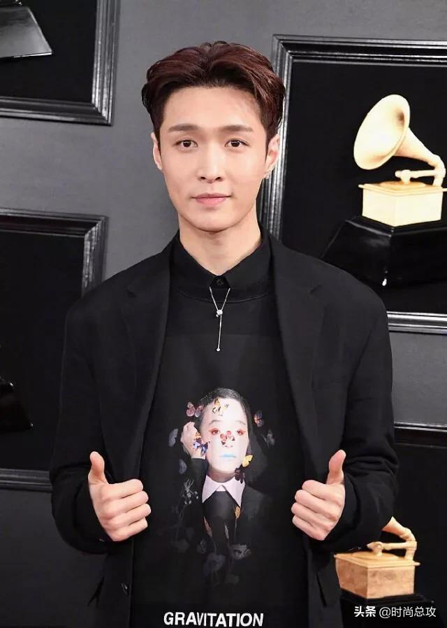 张艺兴穿一身黑亮相,无修图状态超级耐打 张艺兴穿一身黑亮相,无修图状态超级耐打