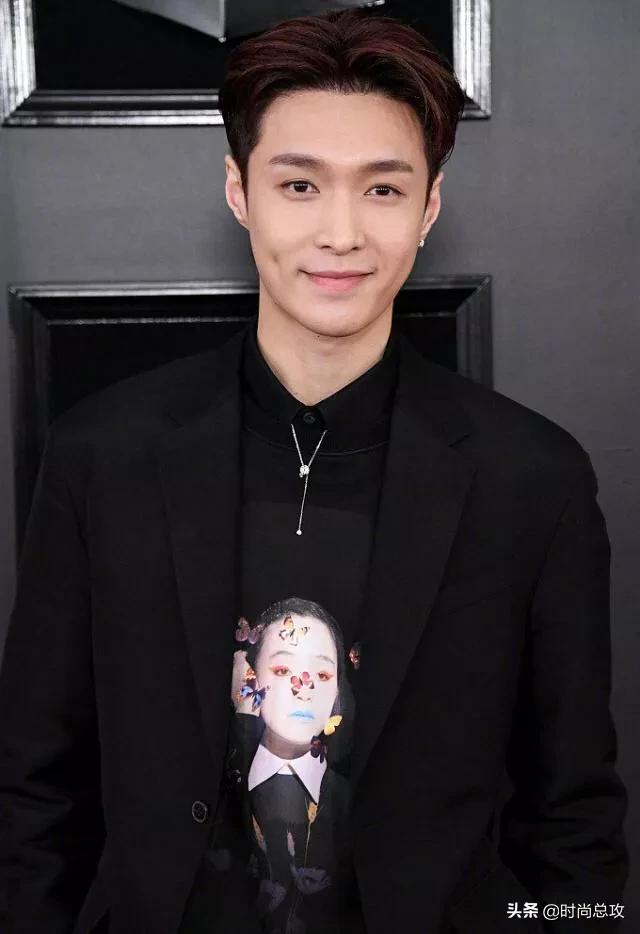 张艺兴穿一身黑亮相,无修图状态超级耐打 张艺兴穿一身黑亮相,无修图状态超级耐打