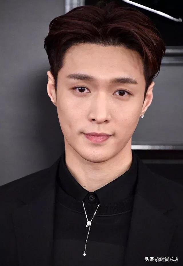 张艺兴穿一身黑亮相,无修图状态超级耐打 张艺兴穿一身黑亮相,无修图状态超级耐打