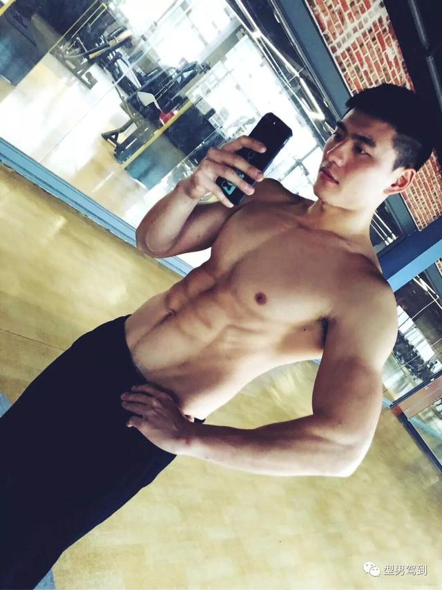 颜值不输宁泽涛,这样的游泳男神请给我来一打~ 颜值不输宁泽涛,这样的游泳男神请给我来一打~