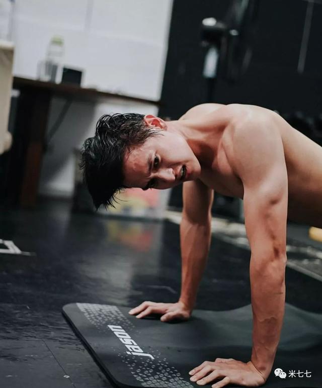 我发现惹泰国最帅的男孩纸!!三胖Jamesji 我发现惹泰国最帅的男孩纸!!三胖Jamesji