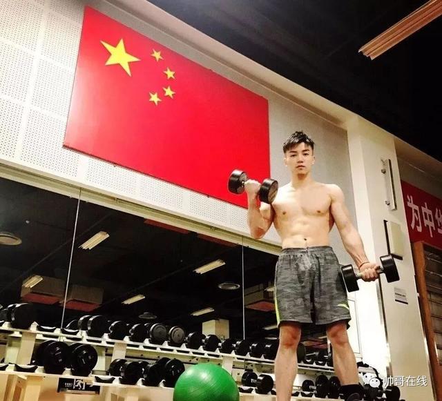 肌肉体操帅哥纪练深火了,萌脸小奶狗有颜有实力~ 肌肉体操帅哥纪练深火了,萌脸小奶狗有颜有实力~