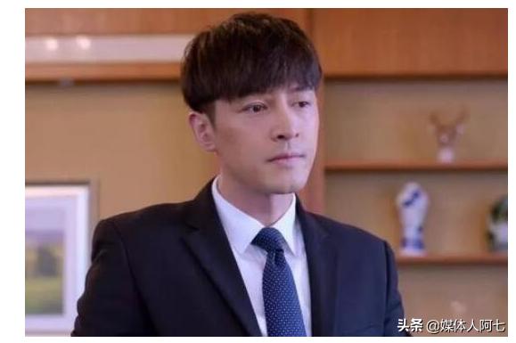 据传这是2019年最火的发型,但胡歌同学忍不了 据传这是2019年最火的发型,但胡歌同学忍不了