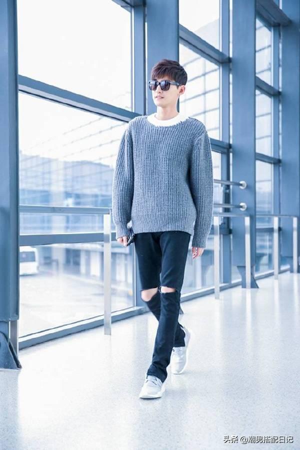 王子异 张翰穿格纹大衣,内搭白色连帽衫,越活越年轻了 王子异 张翰穿格纹大衣,内搭白色连帽衫,越活越年轻了