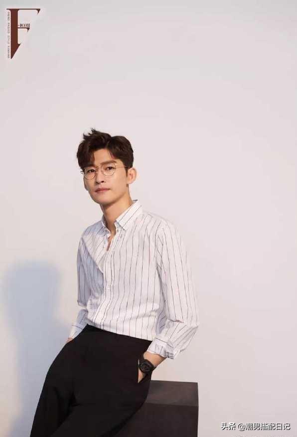 王子异 张翰穿格纹大衣,内搭白色连帽衫,越活越年轻了 王子异 张翰穿格纹大衣,内搭白色连帽衫,越活越年轻了