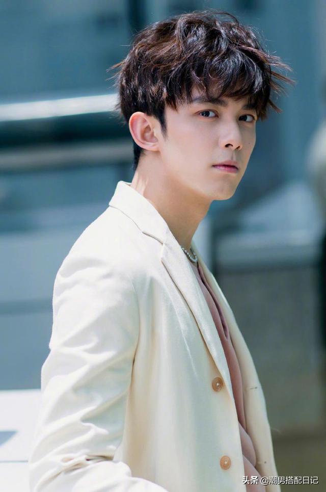 吴磊式教科书级穿搭,带你领略最新时尚潮流趋势 吴磊式教科书级穿搭,带你领略最新时尚潮流趋势