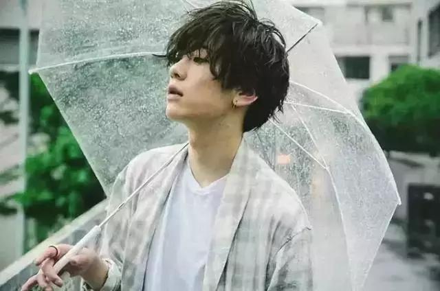 唱歌跳舞俱佳的张艺兴 穿搭也很厉害! 唱歌跳舞俱佳的张艺兴 穿搭也很厉害!