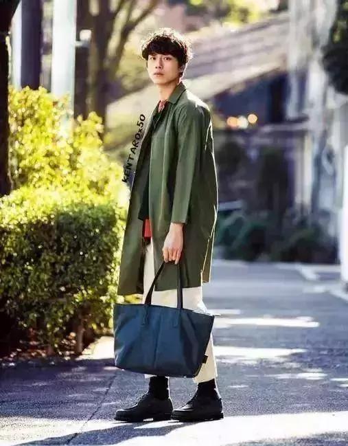 唱歌跳舞俱佳的张艺兴 穿搭也很厉害! 唱歌跳舞俱佳的张艺兴 穿搭也很厉害!