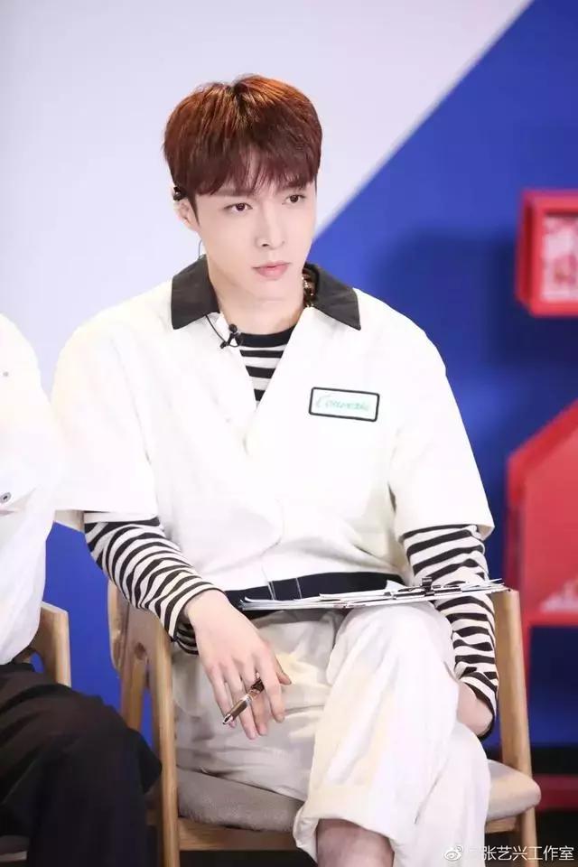 唱歌跳舞俱佳的张艺兴 穿搭也很厉害! 唱歌跳舞俱佳的张艺兴 穿搭也很厉害!