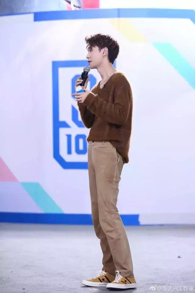 唱歌跳舞俱佳的张艺兴 穿搭也很厉害! 唱歌跳舞俱佳的张艺兴 穿搭也很厉害!