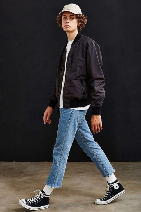 穿牛仔裤懒得卷裤脚?试试时髦的毛边款式 穿牛仔裤懒得卷裤脚?试试时髦的毛边款式