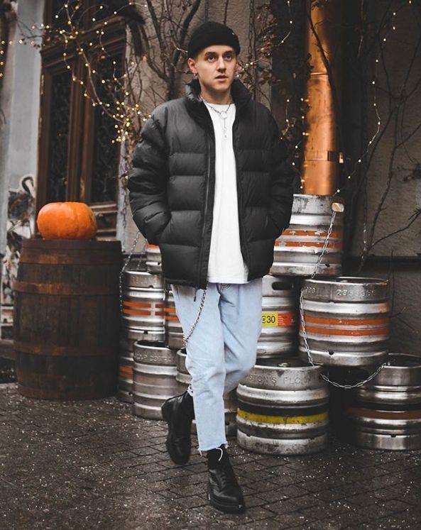 穿牛仔裤懒得卷裤脚?试试时髦的毛边款式 穿牛仔裤懒得卷裤脚?试试时髦的毛边款式