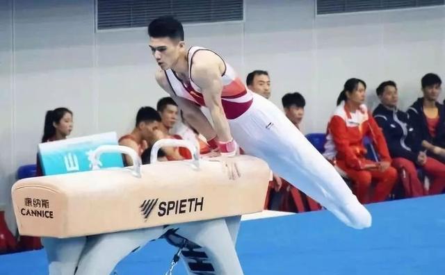 94年体操小将纪练深凭借颜值腱子肉走红 94年体操小将纪练深凭借颜值腱子肉走红