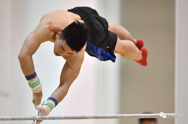 94年体操小将纪练深凭借颜值腱子肉走红 94年体操小将纪练深凭借颜值腱子肉走红