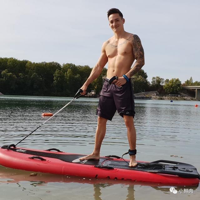 94年体操小将纪练深凭借颜值腱子肉走红 94年体操小将纪练深凭借颜值腱子肉走红