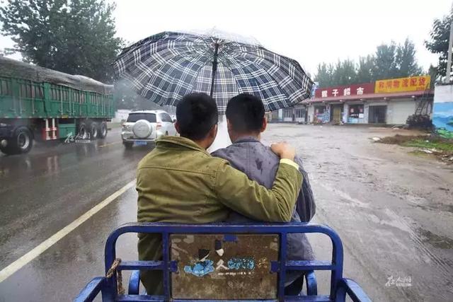 台湾同性婚姻登记第1天:厮守男友25年,蔡康永终于不再孤军奋战 台湾同性婚姻登记第1天:厮守男友25年,蔡康永终于不再孤军奋战