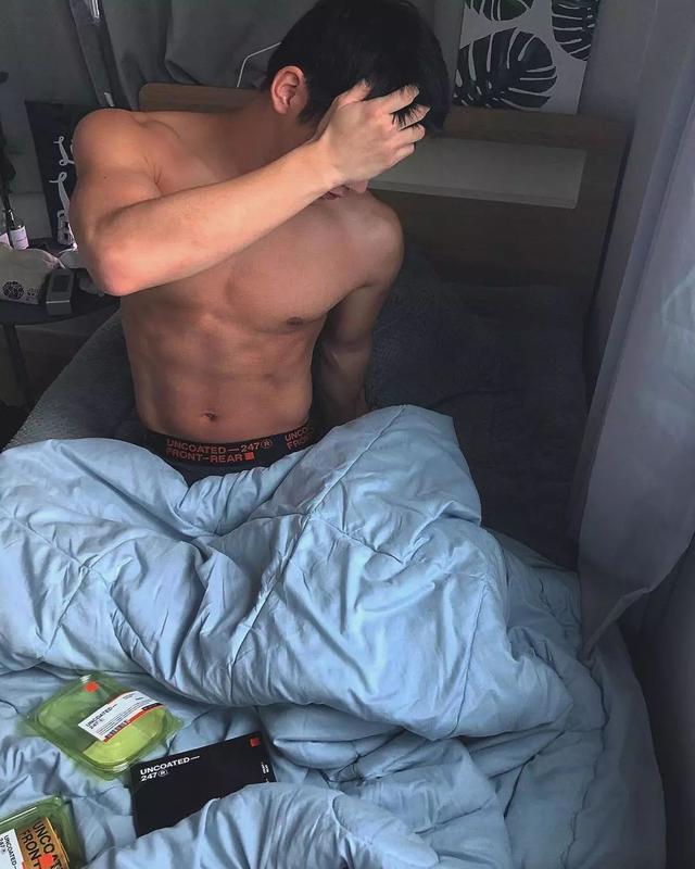 大胸肌泳裤男模轮廓太明显,大鼻子配腱子肉真是超可口 大胸肌泳裤男模轮廓太明显,大鼻子配腱子肉真是超可口