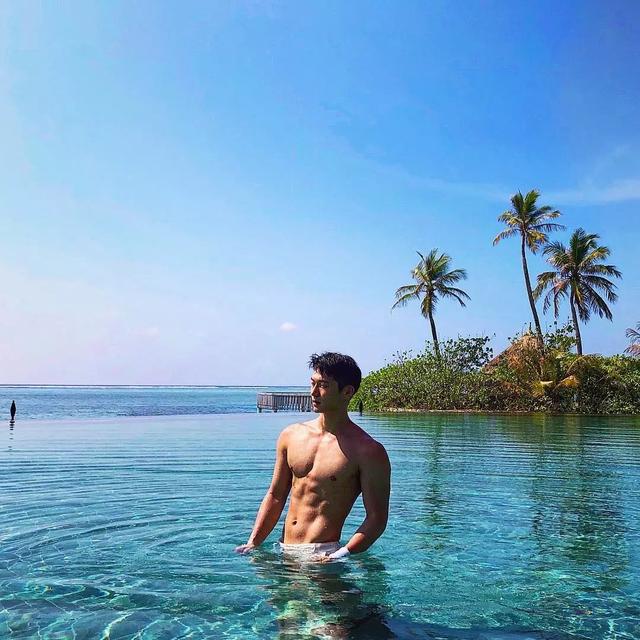 大胸肌泳裤男模轮廓太明显,大鼻子配腱子肉真是超可口 大胸肌泳裤男模轮廓太明显,大鼻子配腱子肉真是超可口