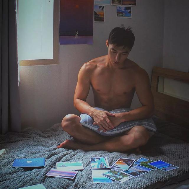 大胸肌泳裤男模轮廓太明显,大鼻子配腱子肉真是超可口 大胸肌泳裤男模轮廓太明显,大鼻子配腱子肉真是超可口