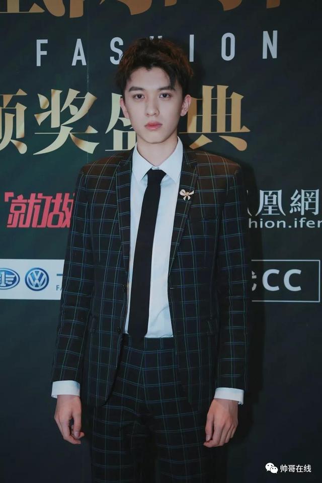 盘一盘青春的偶像,独具一格的校草——赵某某! 盘一盘青春的偶像,独具一格的校草——赵某某!