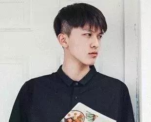 盘一盘青春的偶像,独具一格的校草——赵某某! 盘一盘青春的偶像,独具一格的校草——赵某某!