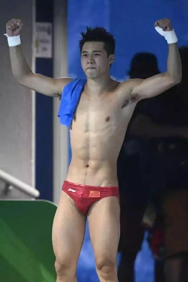 陈艾森:冠军来得并不容易,台上一分钟,台下十年功 陈艾森:冠军来得并不容易,台上一分钟,台下十年功