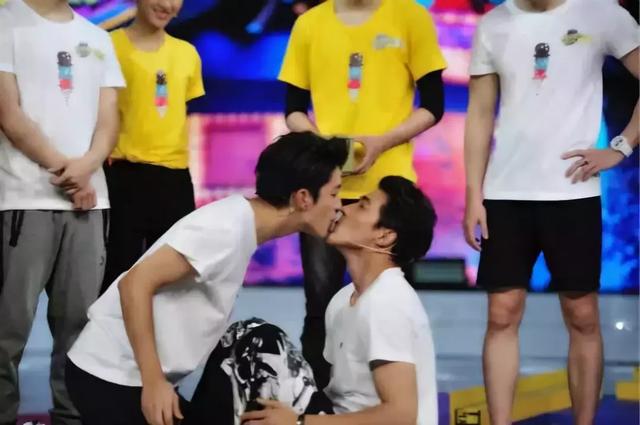 从寸头的刘启,到温文尔雅的五阿哥,再到到满是心机的影子长安 从寸头的刘启,到温文尔雅的五阿哥,再到到满是心机的影子长安