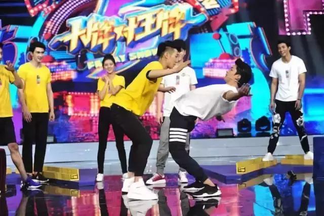 从寸头的刘启,到温文尔雅的五阿哥,再到到满是心机的影子长安 从寸头的刘启,到温文尔雅的五阿哥,再到到满是心机的影子长安