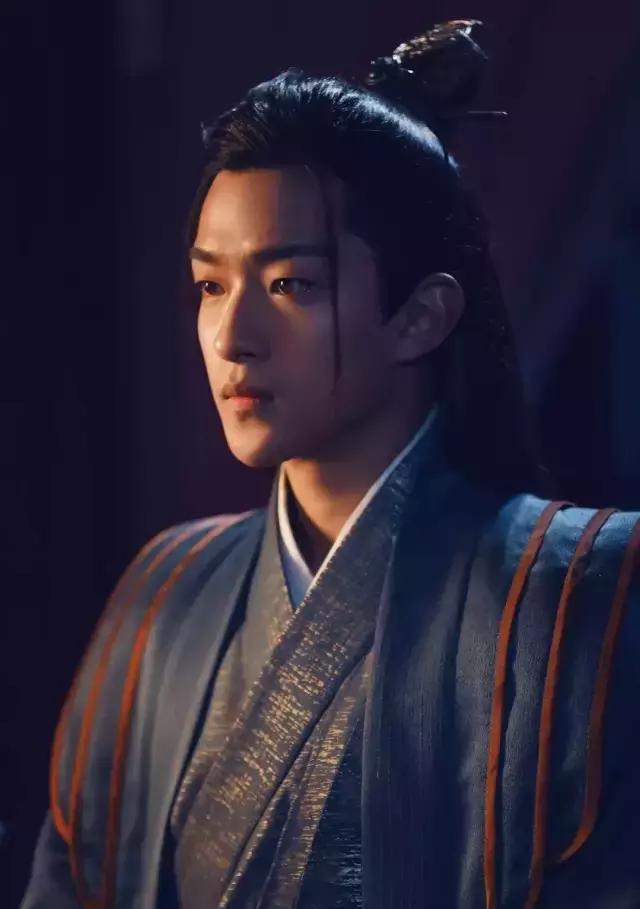 从寸头的刘启,到温文尔雅的五阿哥,再到到满是心机的影子长安 从寸头的刘启,到温文尔雅的五阿哥,再到到满是心机的影子长安