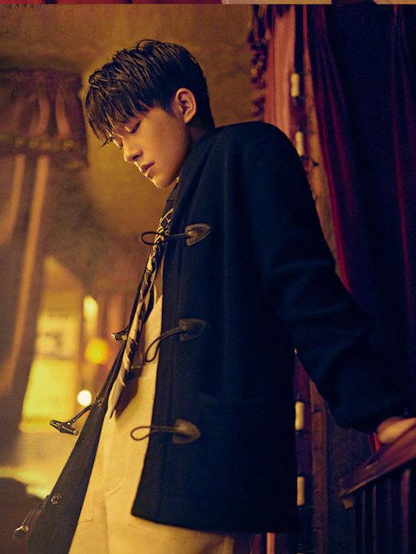 易烊千玺全新大片来袭,眼镜造型超抢镜 易烊千玺全新大片来袭,眼镜造型超抢镜