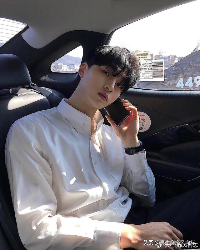 韩国模特兼演员金江珉,身穿白衬衫的干净大男孩 韩国模特兼演员金江珉,身穿白衬衫的干净大男孩