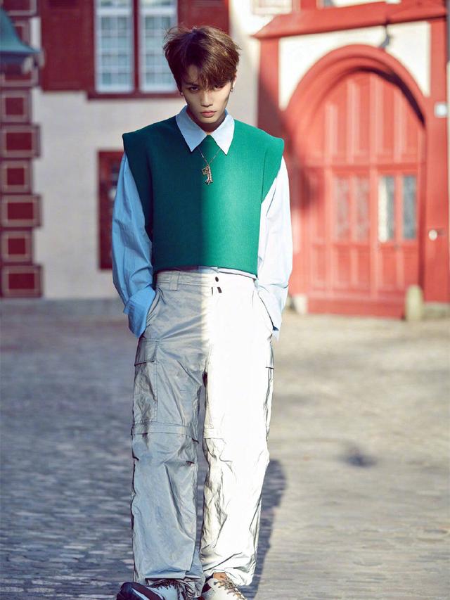 林彦俊全新大片来袭,7套造型齐上线,制霸秒变时髦精! 林彦俊全新大片来袭,7套造型齐上线,制霸秒变时髦精!