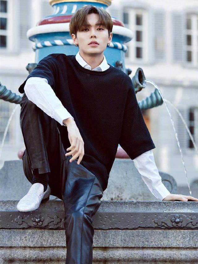 林彦俊全新大片来袭,7套造型齐上线,制霸秒变时髦精! 林彦俊全新大片来袭,7套造型齐上线,制霸秒变时髦精!