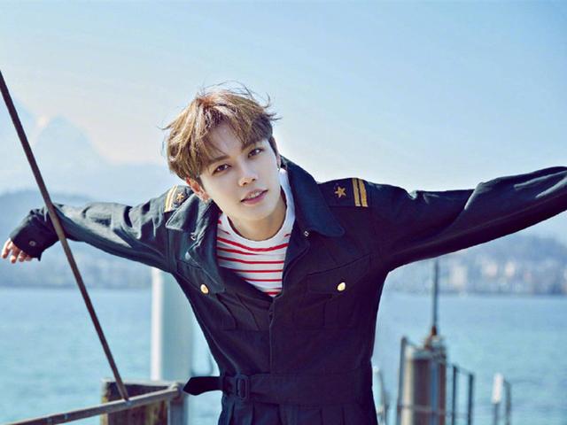 林彦俊全新大片来袭,7套造型齐上线,制霸秒变时髦精! 林彦俊全新大片来袭,7套造型齐上线,制霸秒变时髦精!