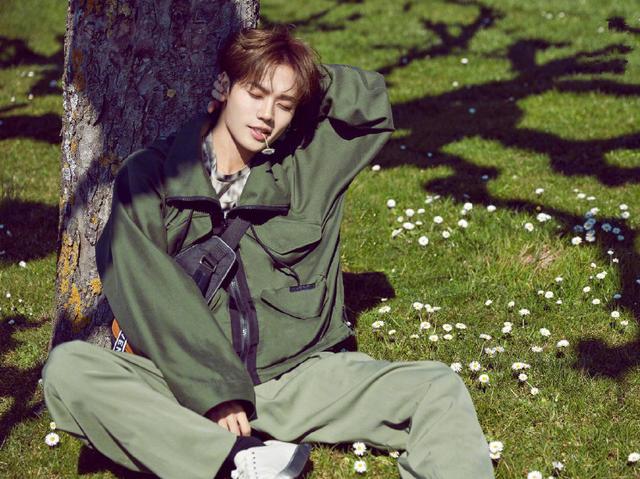 林彦俊全新大片来袭,7套造型齐上线,制霸秒变时髦精! 林彦俊全新大片来袭,7套造型齐上线,制霸秒变时髦精!