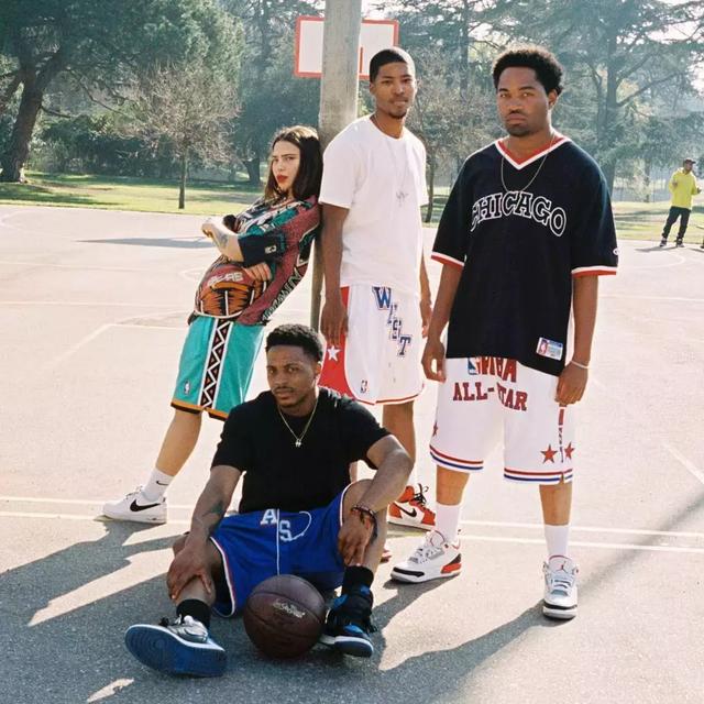 打了几十年球,你才告诉我「球衣」还可以这样穿搭上街? 打了几十年球,你才告诉我「球衣」还可以这样穿搭上街?