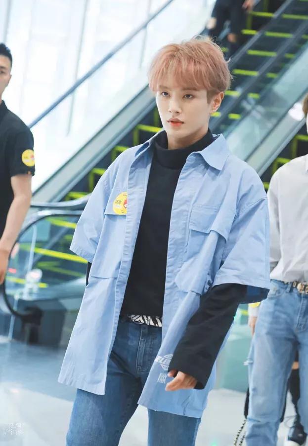 UNINE李振宁白衣粉发甜心坎,管栎糖果衫真清春 UNINE李振宁白衣粉发甜心坎,管栎糖果衫真清春