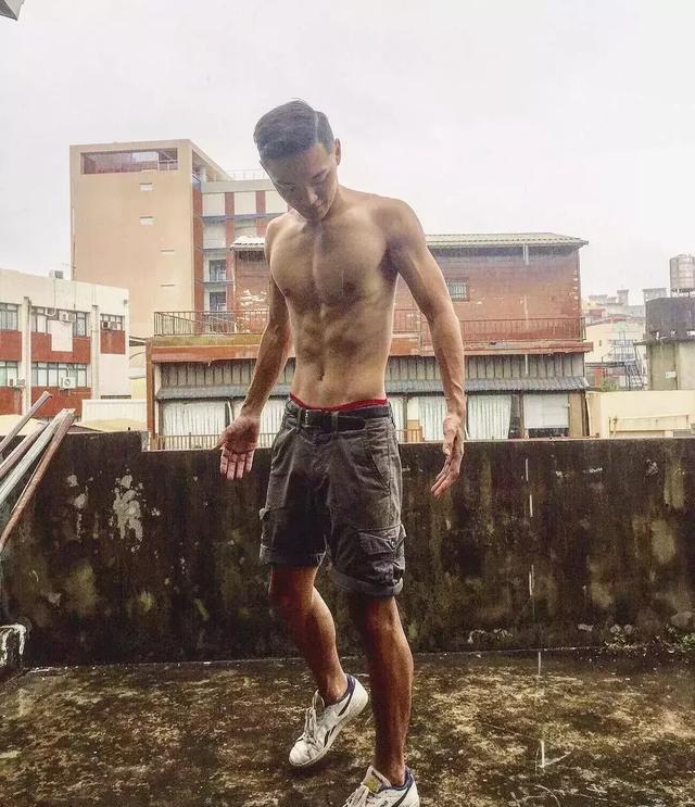 台大体育生校草,满屏荷尔蒙公狗腰吸睛撩粉 台大体育生校草,满屏荷尔蒙公狗腰吸睛撩粉