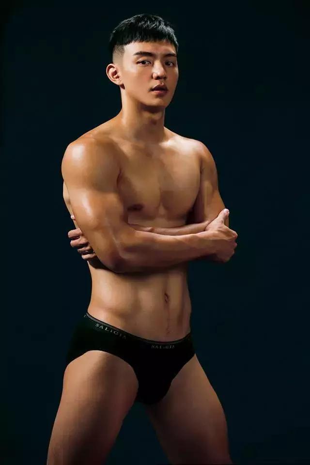 台大体育生校草,满屏荷尔蒙公狗腰吸睛撩粉 台大体育生校草,满屏荷尔蒙公狗腰吸睛撩粉