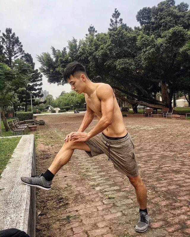 台大体育生校草,满屏荷尔蒙公狗腰吸睛撩粉 台大体育生校草,满屏荷尔蒙公狗腰吸睛撩粉