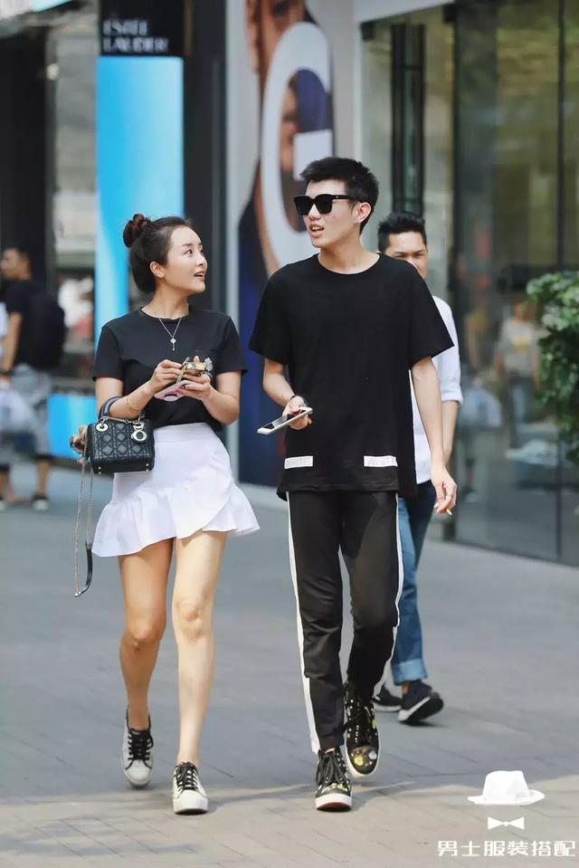 为什么时尚达人今年都喜欢穿这条裤子? 为什么时尚达人今年都喜欢穿这条裤子?