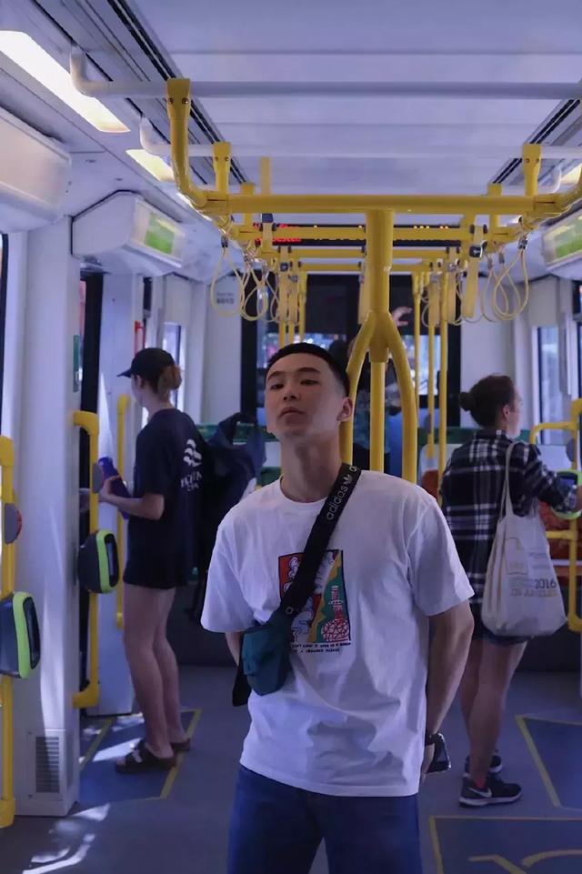 曾经咸蛋家的红人主播 就是他 曾经咸蛋家的红人主播 就是他