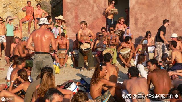 男人穿花衬衫忒骚?5种搭配让你变型男代表 男人穿花衬衫忒骚?5种搭配让你变型男代表