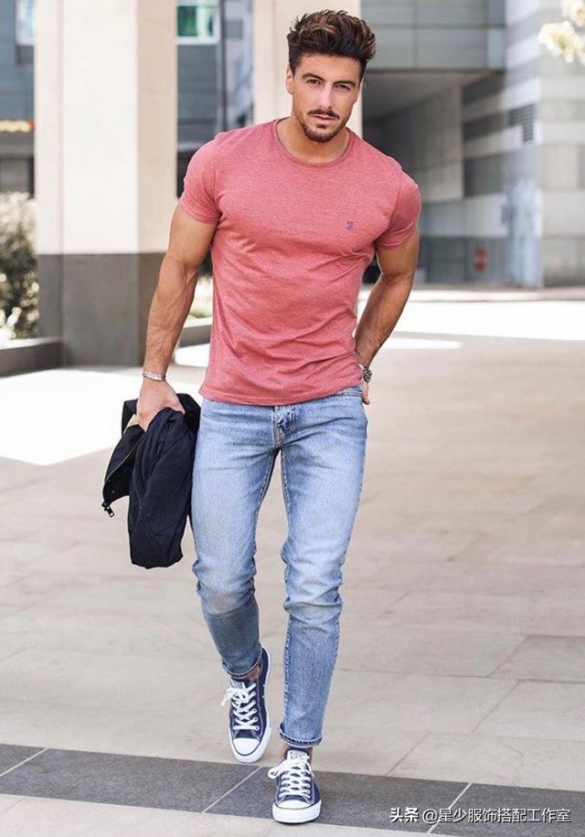 男人穿T恤太平凡?掌握这3点,基础款也能很性感 男人穿T恤太平凡?掌握这3点,基础款也能很性感