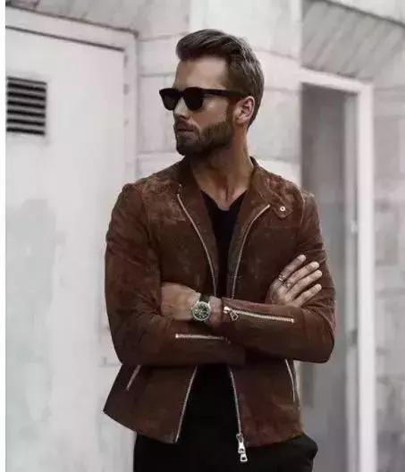 摆脱西装的沉闷感,怎么才能穿得更年轻? 摆脱西装的沉闷感,怎么才能穿得更年轻?